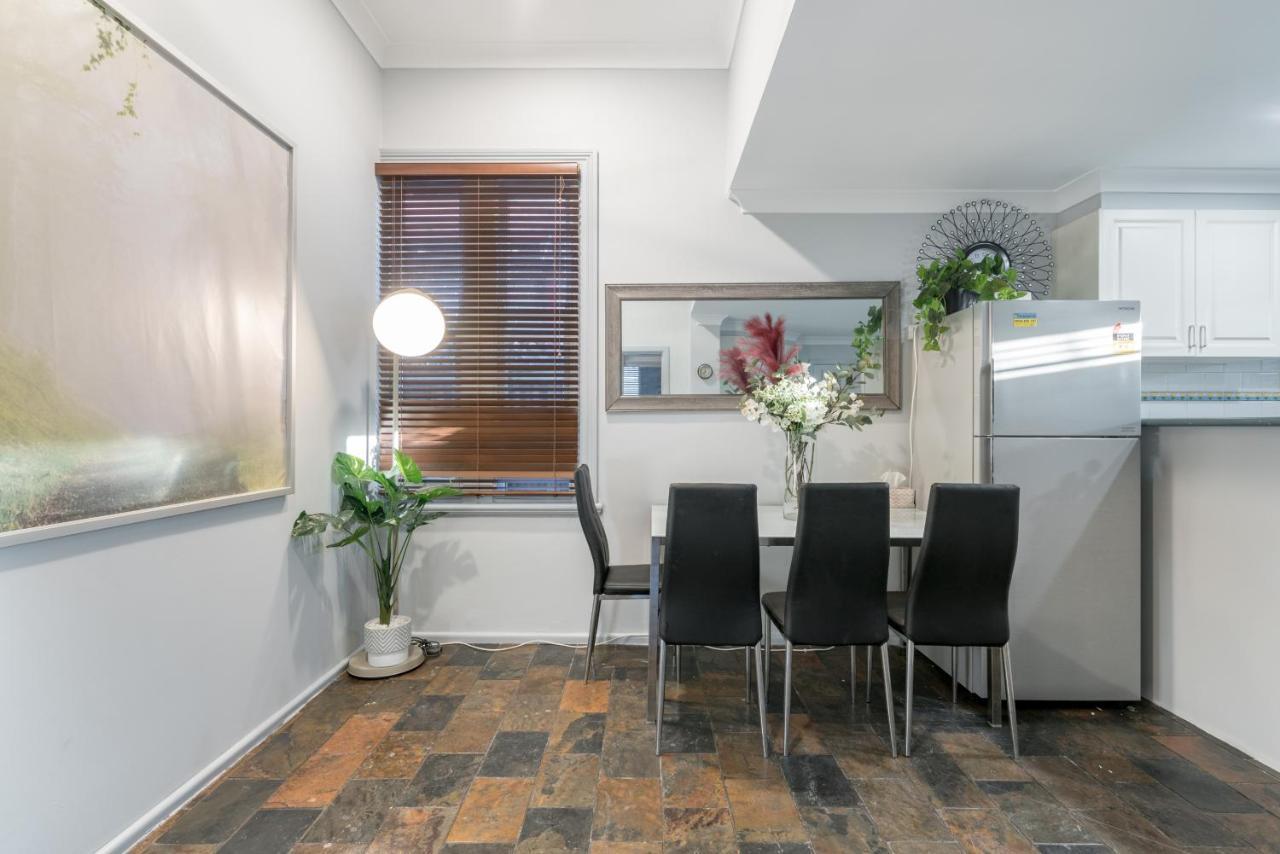 Boutique Private Rm Situated In The Heart Of Burwood 6 Villa Sydney Exterior foto